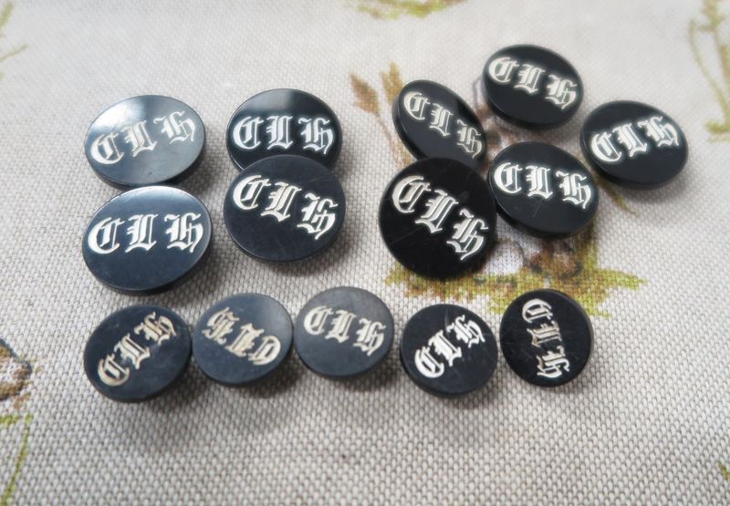 Chidingfold & Leconfield Hunt Buttons (14) Chidingfold & Leconfield Hunt Buttons (14)