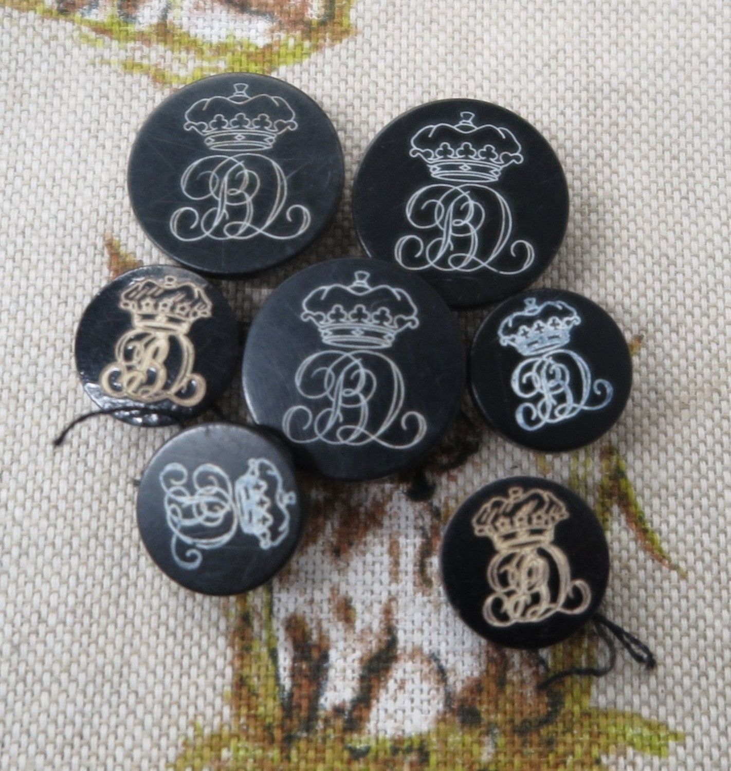 The Duke of Buccleuch Hunt Buttons (7)