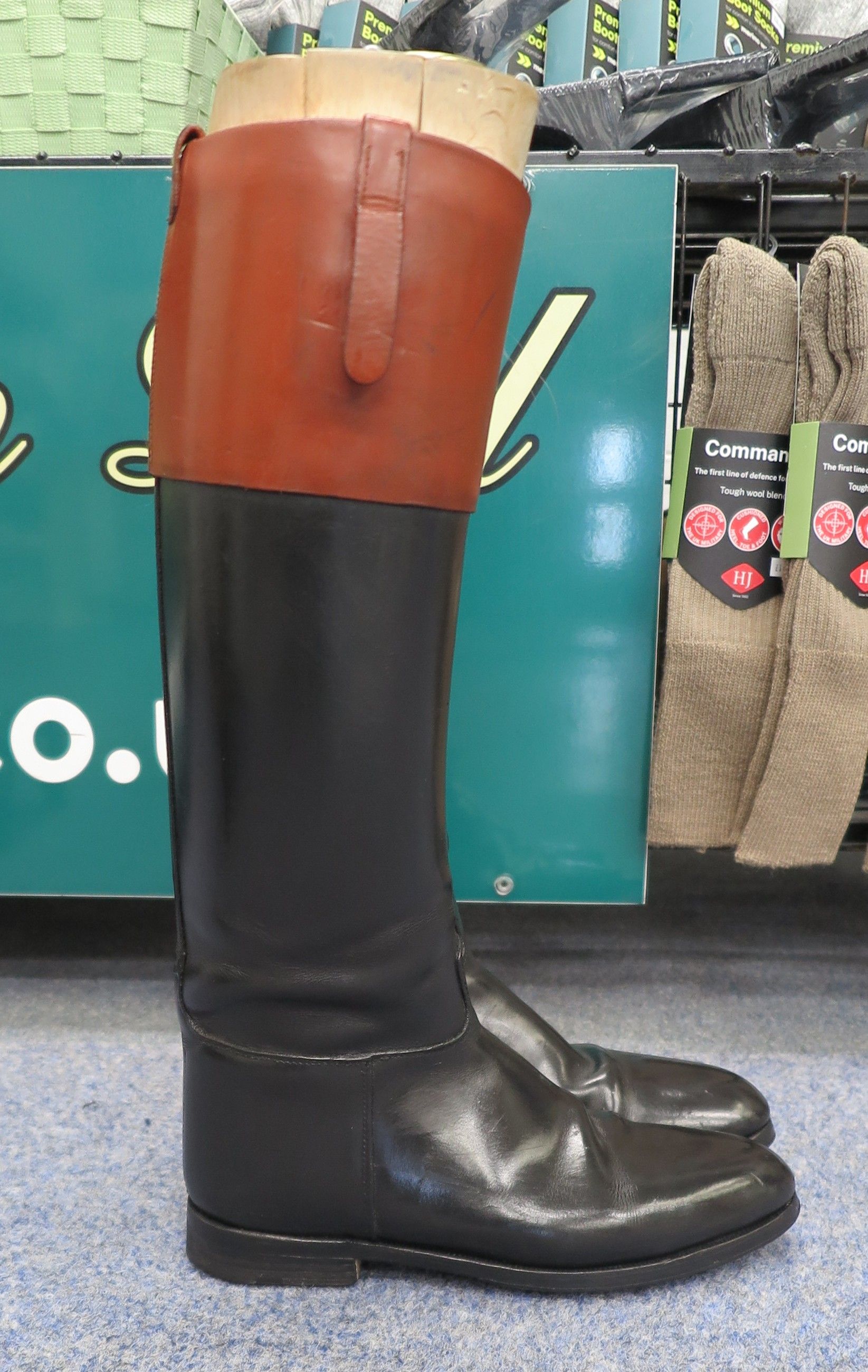Size 10.5/11 Davies, Black Leather Boots