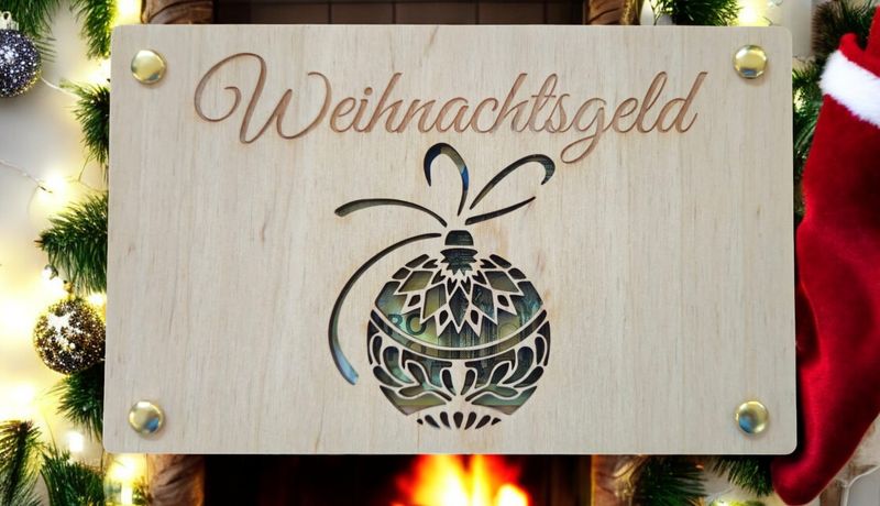 Geschenkkarte aus Holz Baumkugel