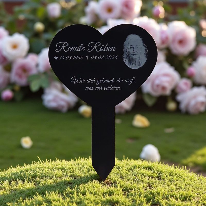 Personalisiertes Grabkreuz Herzstecker aus Acryl mit Fotogravur