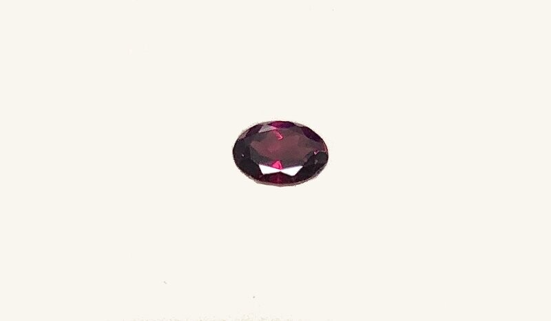 AA Rhodolite Garnet Oval 1.65 carat 8x6