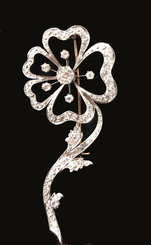 Clover or Flower Pin/Brooch 18k and Natural Diamonds