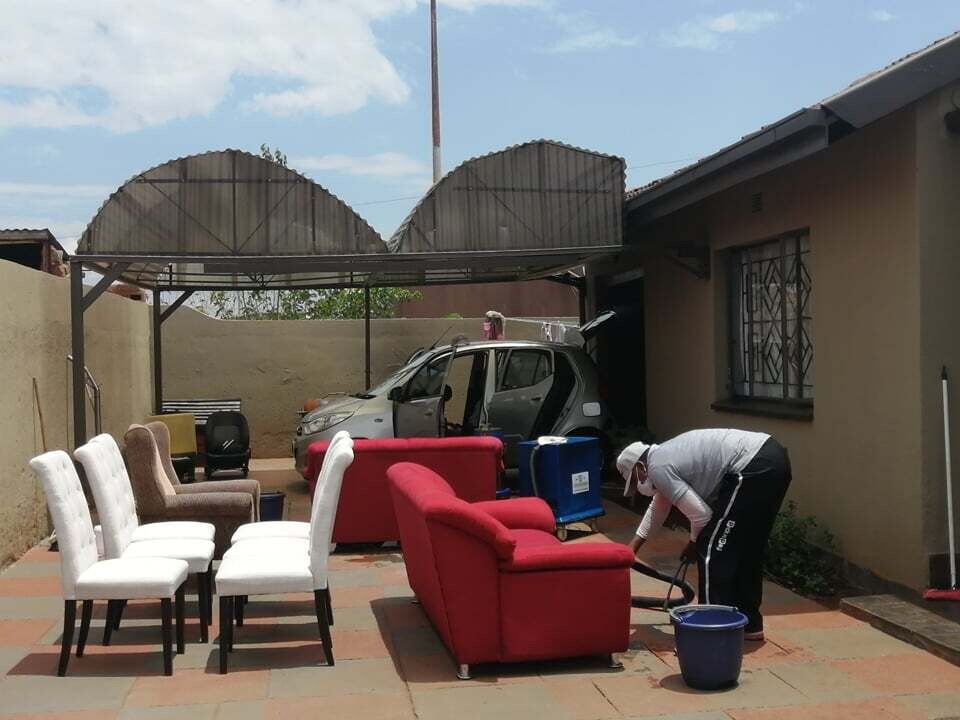 Couch Deep cleaning