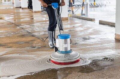 Floor deep cleaning