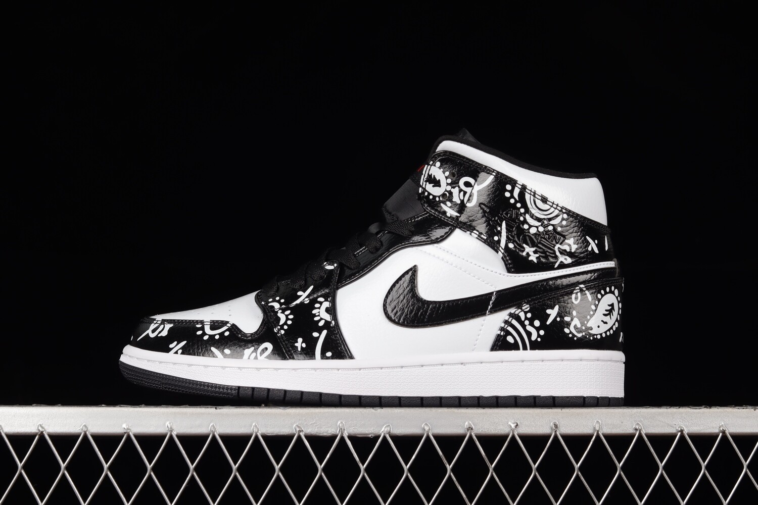 Jordan 1 Mid.