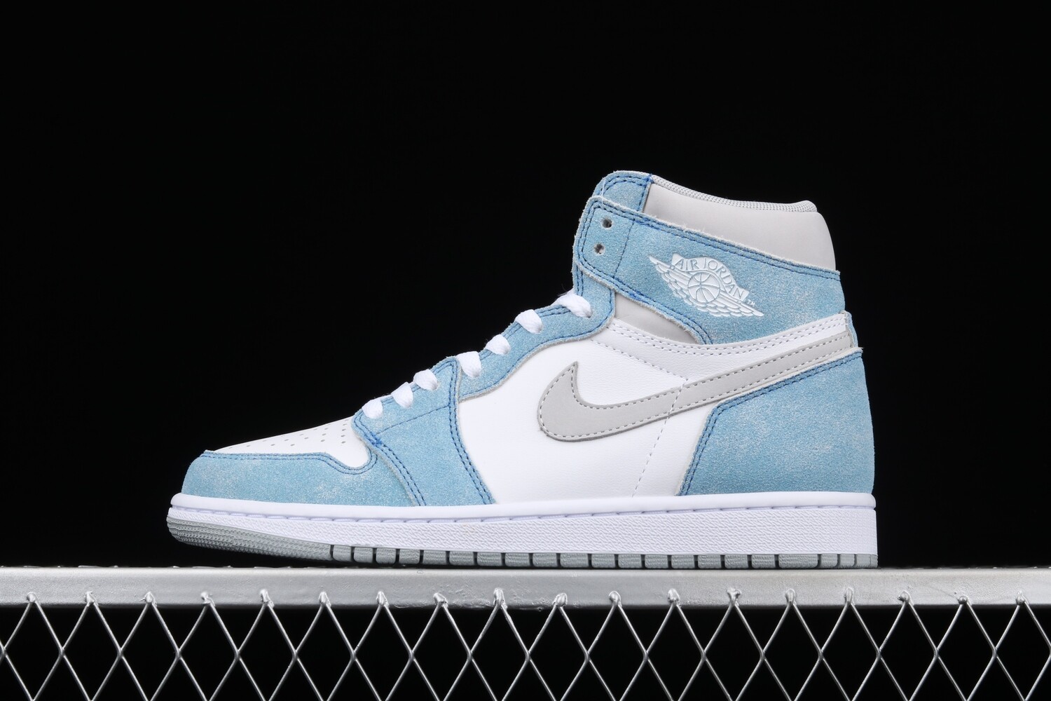 Jordan 1 High Hyper Royal