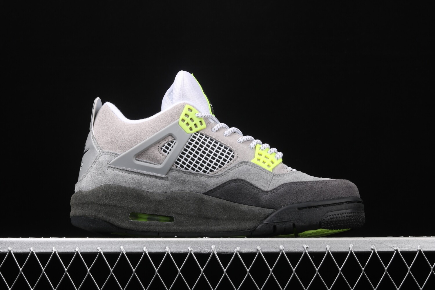 Jordan 4 Neon
