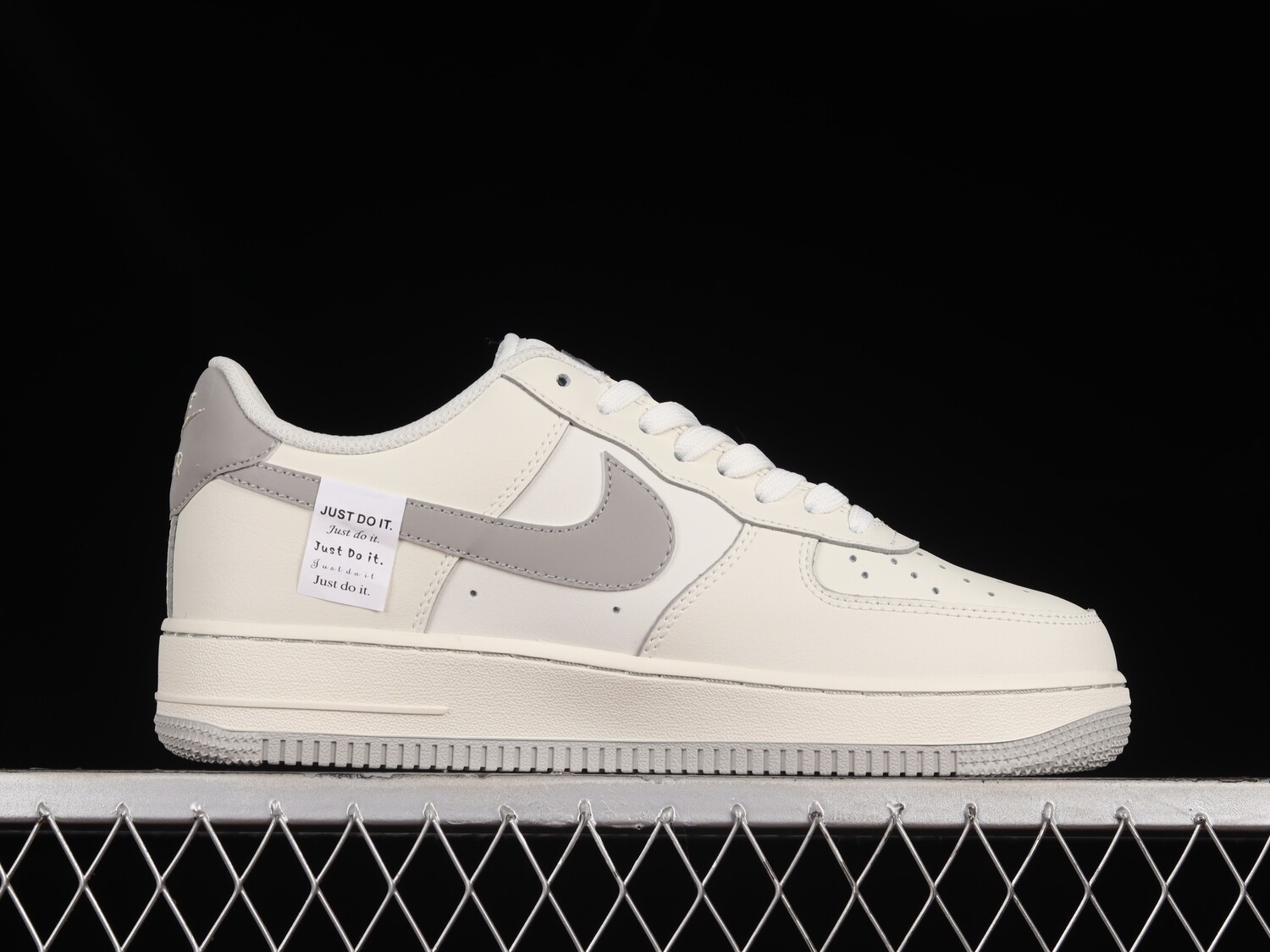 Air Force 1 Low Silver Snow