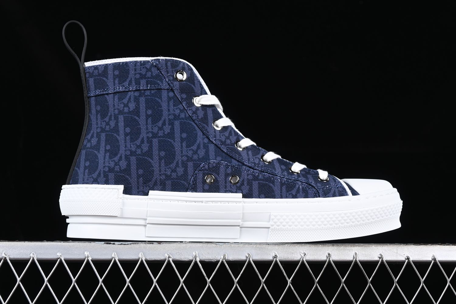 Dior b23
