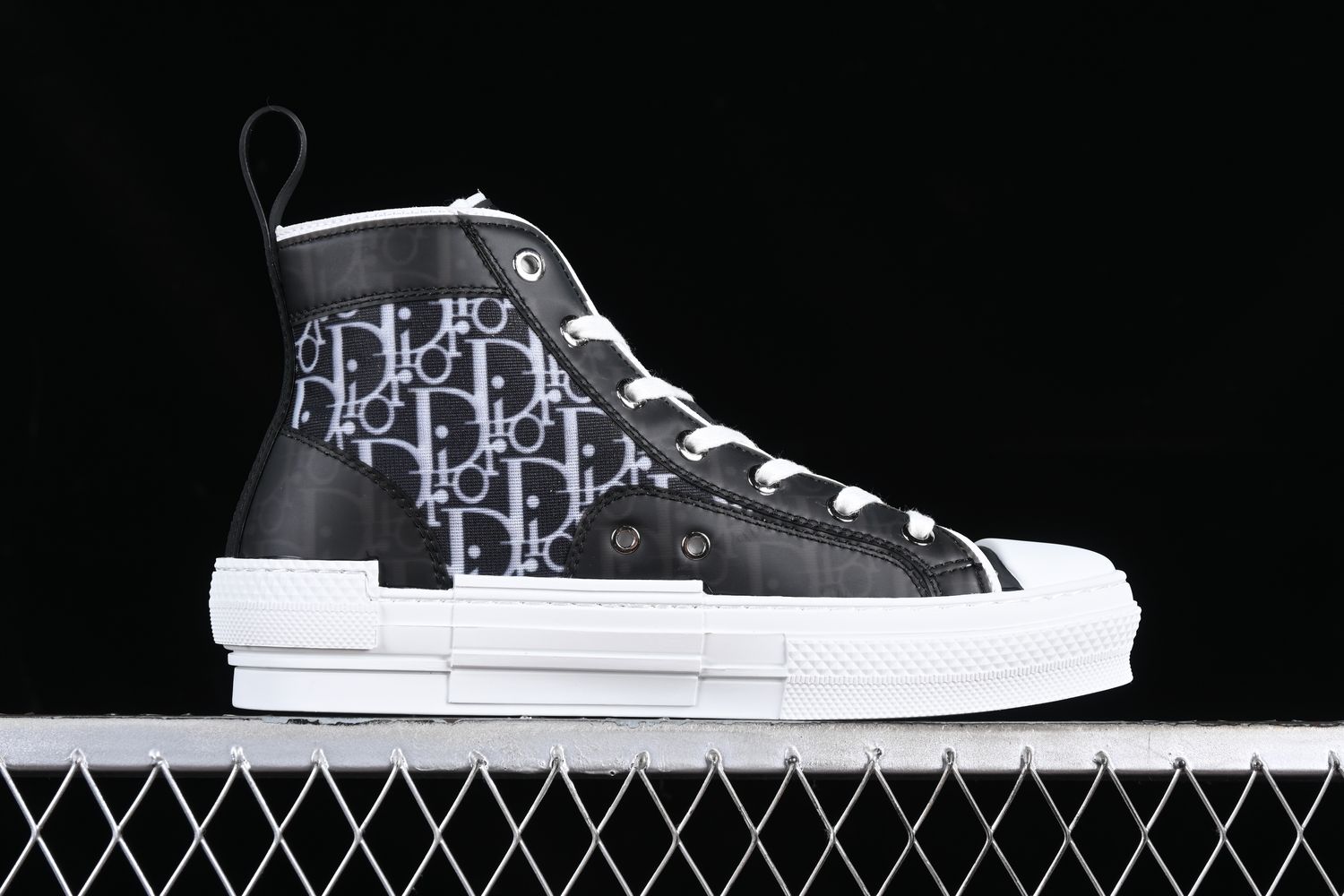Dior b23