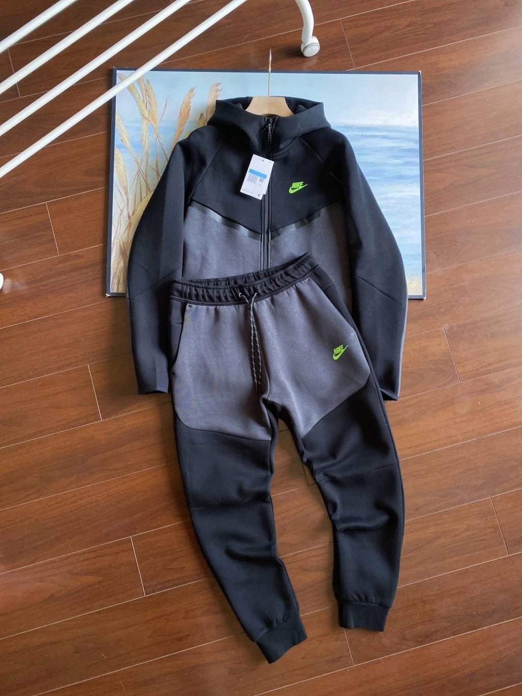 Nike Tech