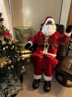 Christmas Posable Santa Colored or Caucasian 6&#39; Santa for Indoor Christmas Decor