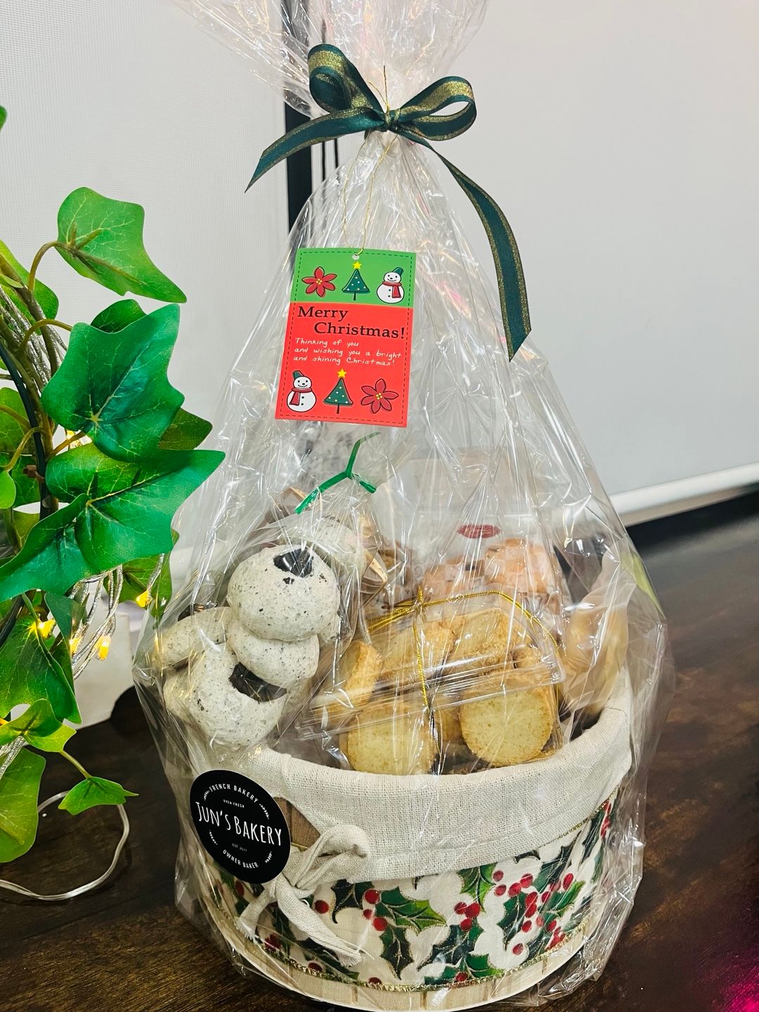 Holiday Gift Basket M