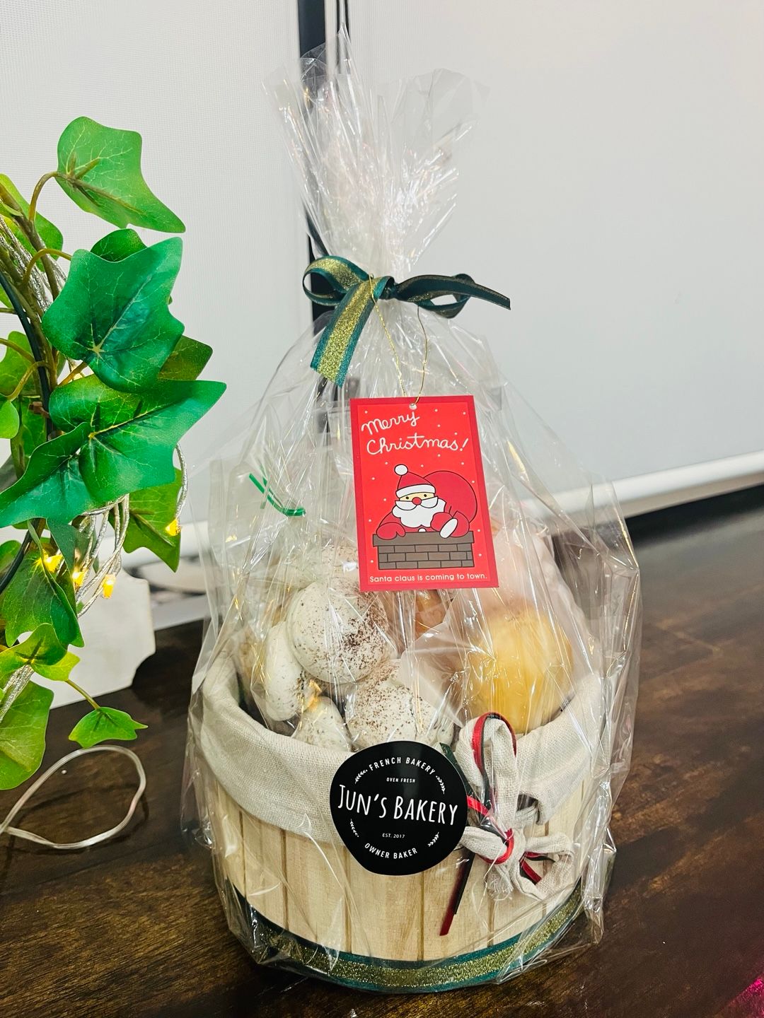 Holiday Gift Basket S-2