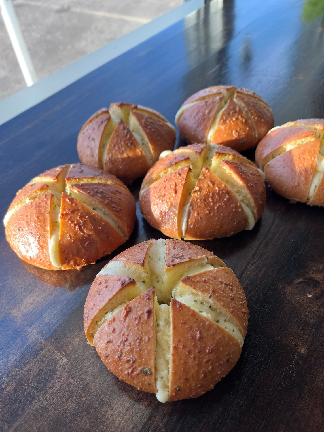 Korean Garlic Cream Cheese Bread (육쪽마늘빵)