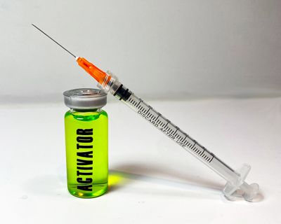 The Substance Activator Serum Vial 10ml Small Bottle with Syringe