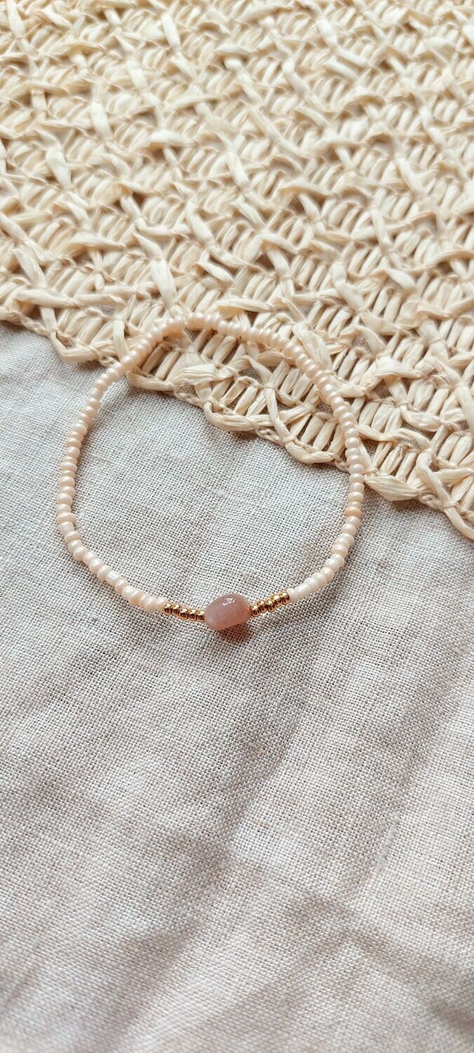 Rocaille sunstone bracelet