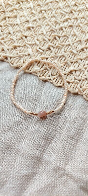Rocaille sunstone bracelet