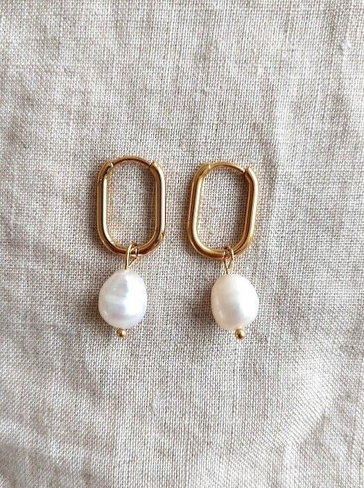 Big pearl earrings gold