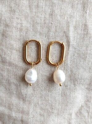 Big pearl earrings gold