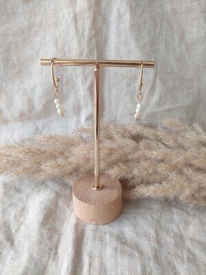 Twisted pearl earrings gold