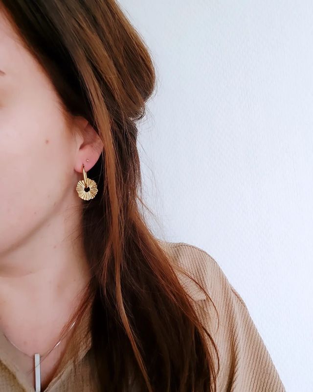 Small flower earrings