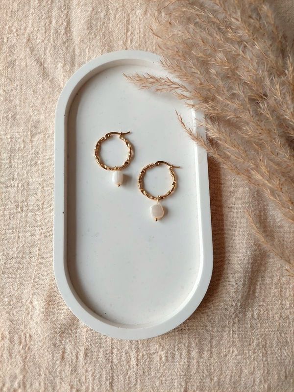 Large twisted pearl earrings