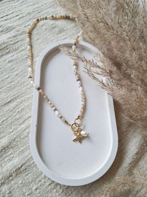 Ibiza charm necklace beige