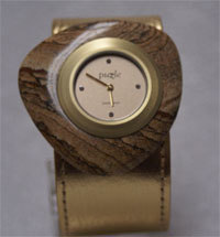 Puzzle uhr in Braun
