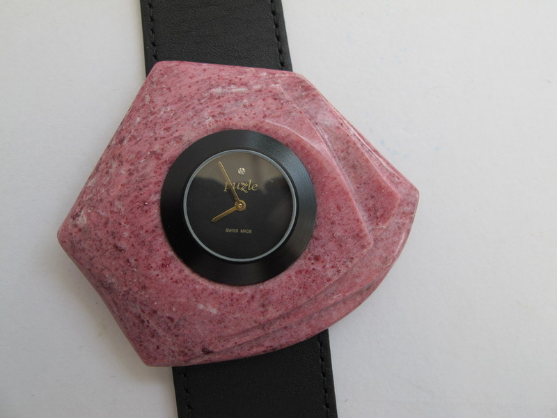 Puzzle Uhr in Rot