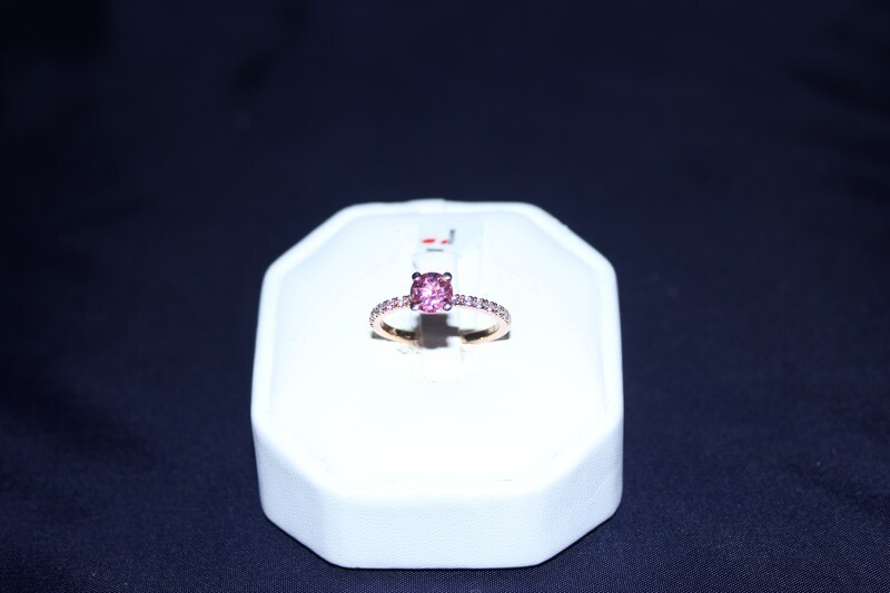 rosa Turmalinring in Rotgold