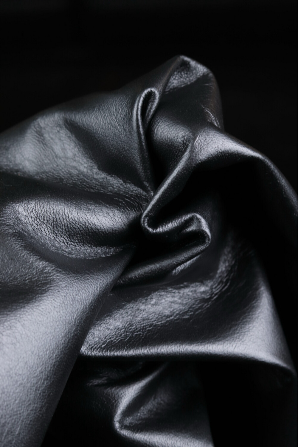 Leather For Clothes &amp; Lining, Color &amp; Size: Black 0.54m2 / 5.81ft2 (70x70cm), Thickness: ~0.5mm