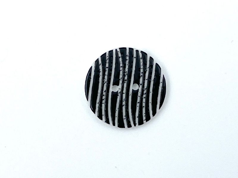 Zweiloch Knopf Schwarz Weiß 2 cm Durchmesser Muster 4