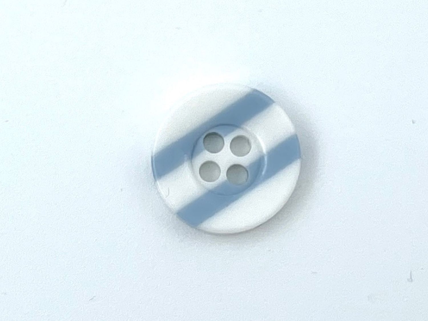 Maritimer Knopf Blau Weiß gestreift 1,3 cm Durchmesser