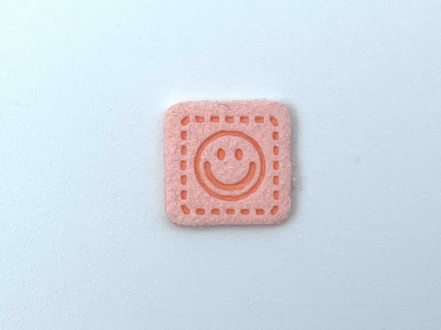 Mini Kunstleder Label "Smiley" Aprikose