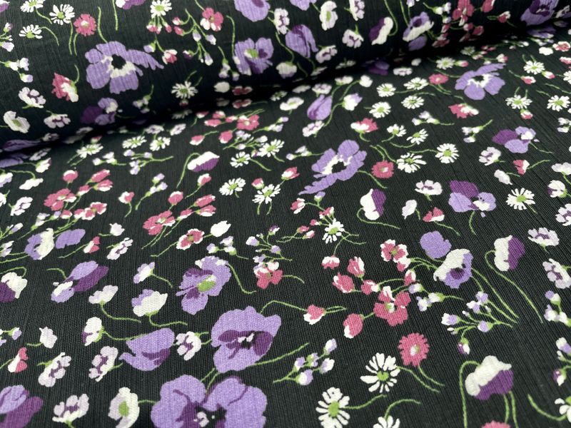 Viskose Krepp Viskose Krepp "Sommerblumen" Schwarz Streublümchen