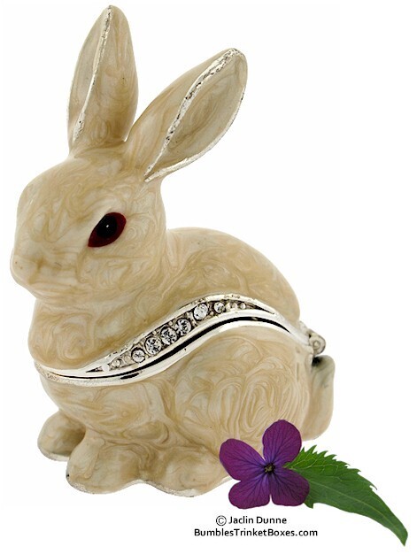Rabbit- Off White Trinket Box