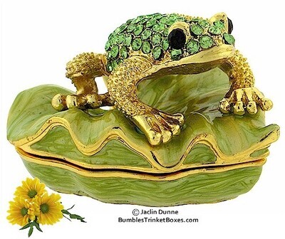 Peridot Color Frog On A Leaf Trinket Box