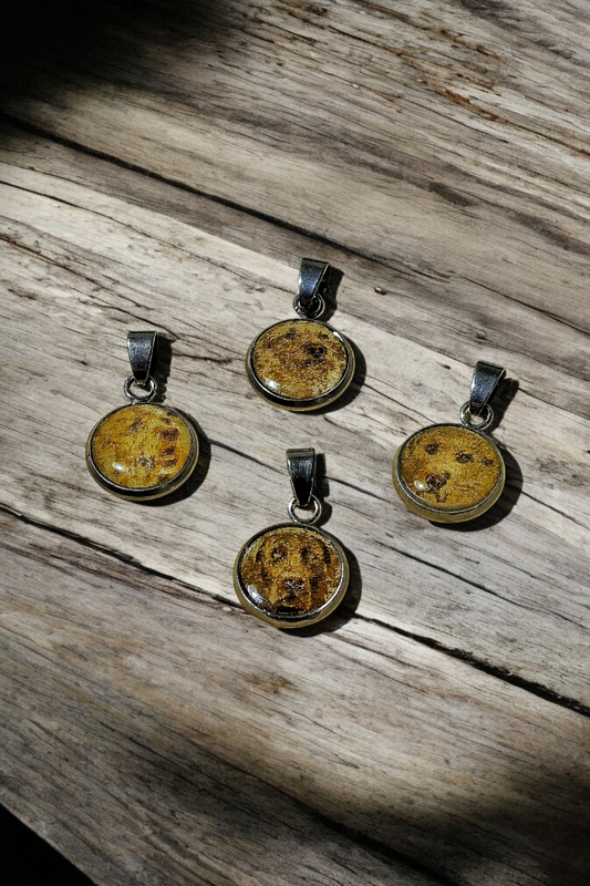 Mini ciondoli con incisione laser Mini ciondoli con incisione laser