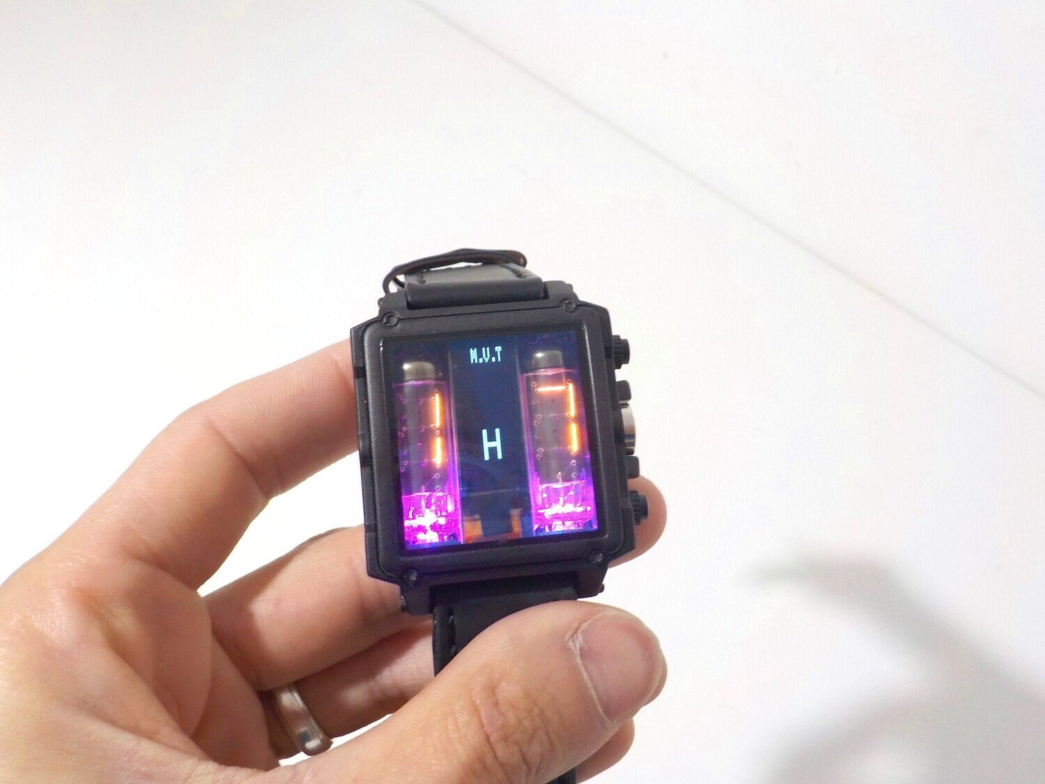 MV-Tron Modern Vintage NumiTron Wrist Watch,  Metall  and IV 9 tubes, RGB, accelerometer