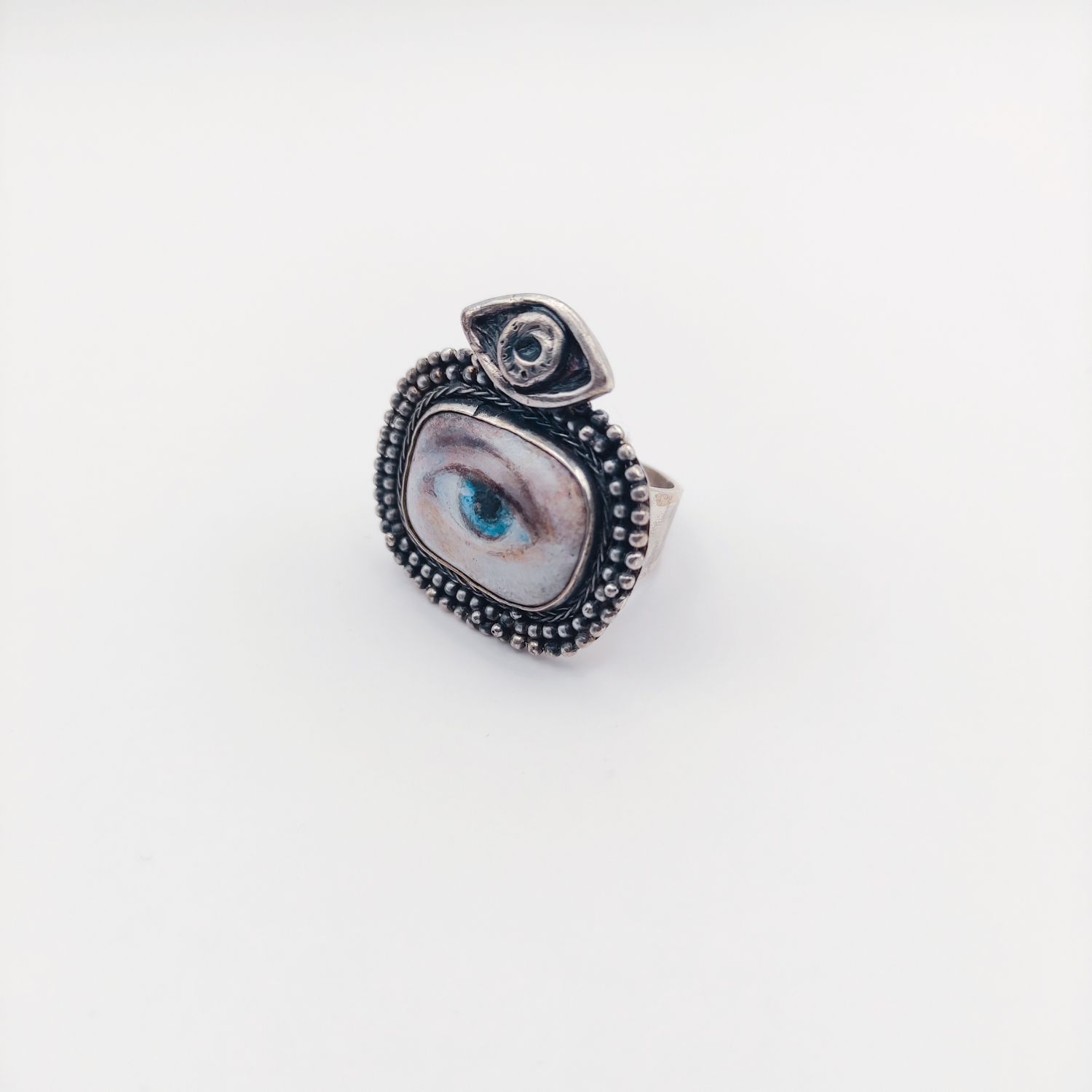 Lover&#39;s Eye Ring