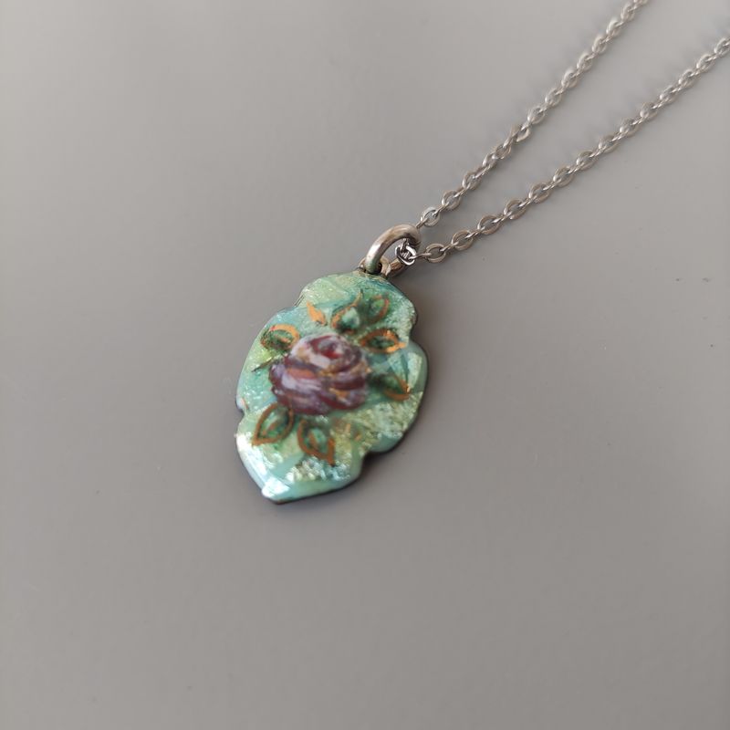 Vintage Pendant Rose