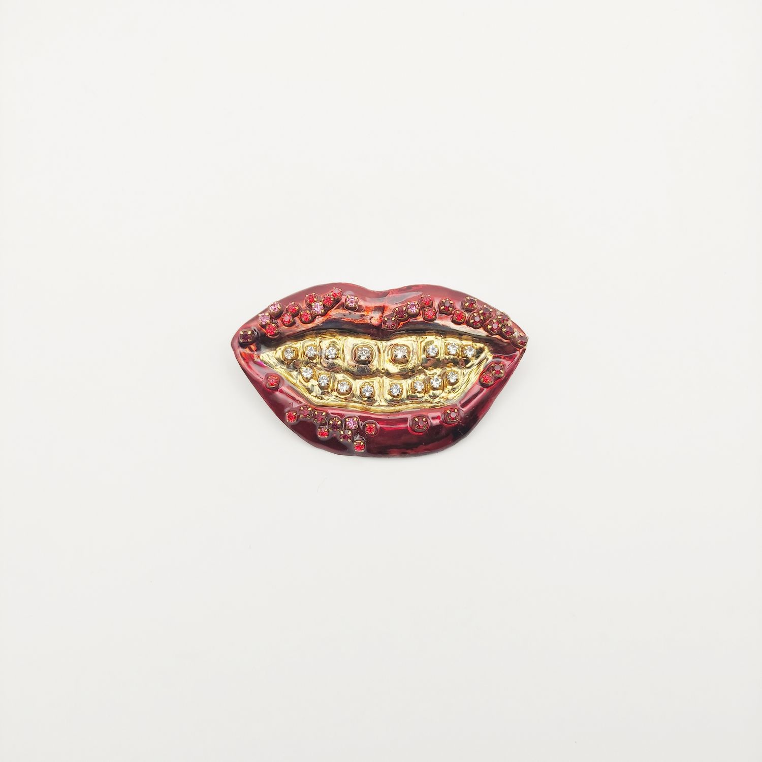 Kiss Me Rich Brooch