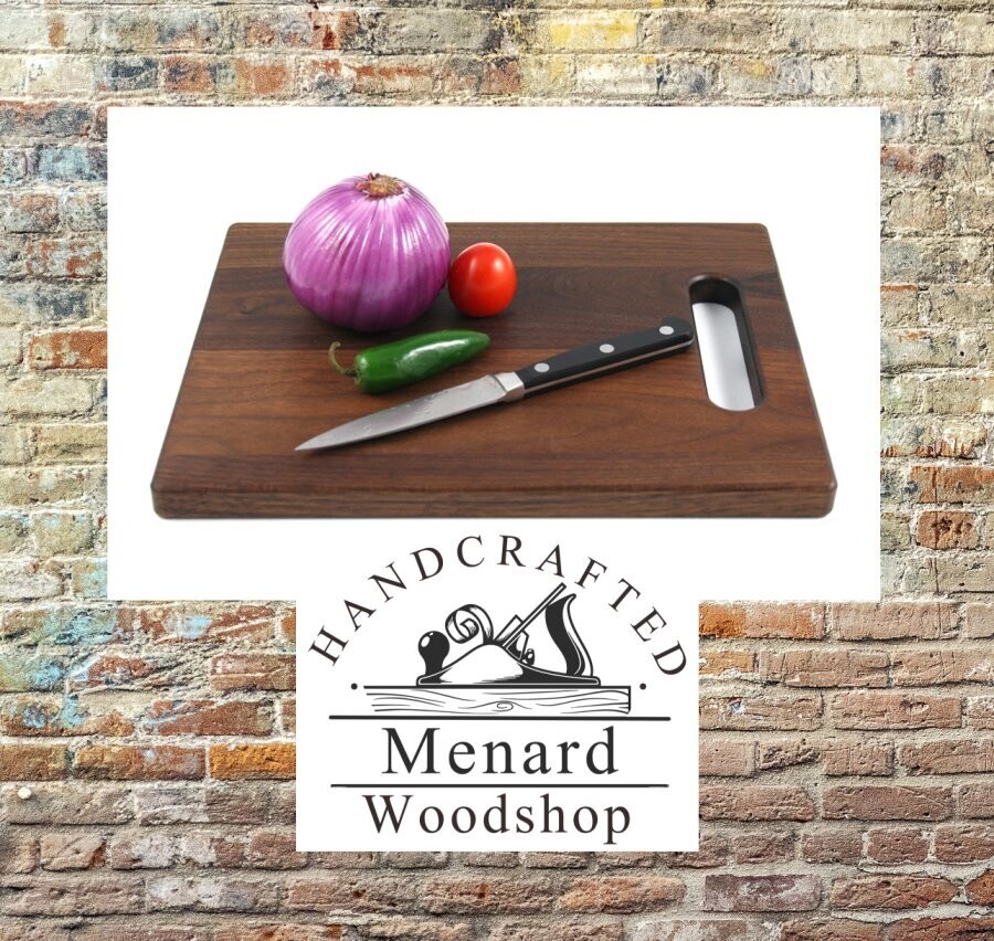 Walnut Cutting Board w/Handle