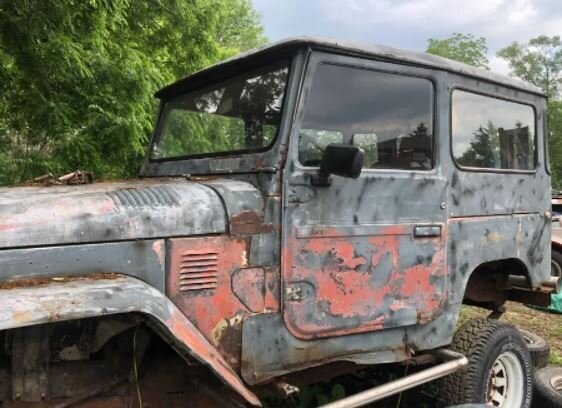 1977 Toyota FJ40 w/ 12 in. Lift