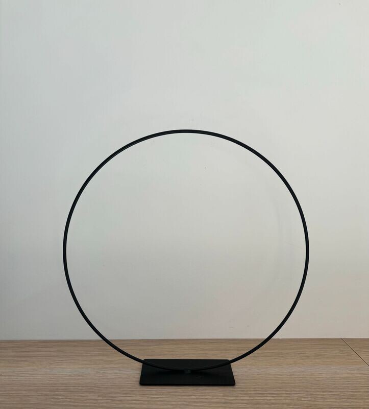 Cirkel 25 cm met  Metalen voet  (zwart)