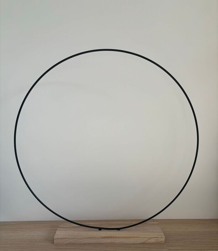 Cirkel 30 cm met  Houten voet
