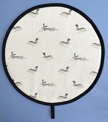 Aga - Sophie Allport "Hares"