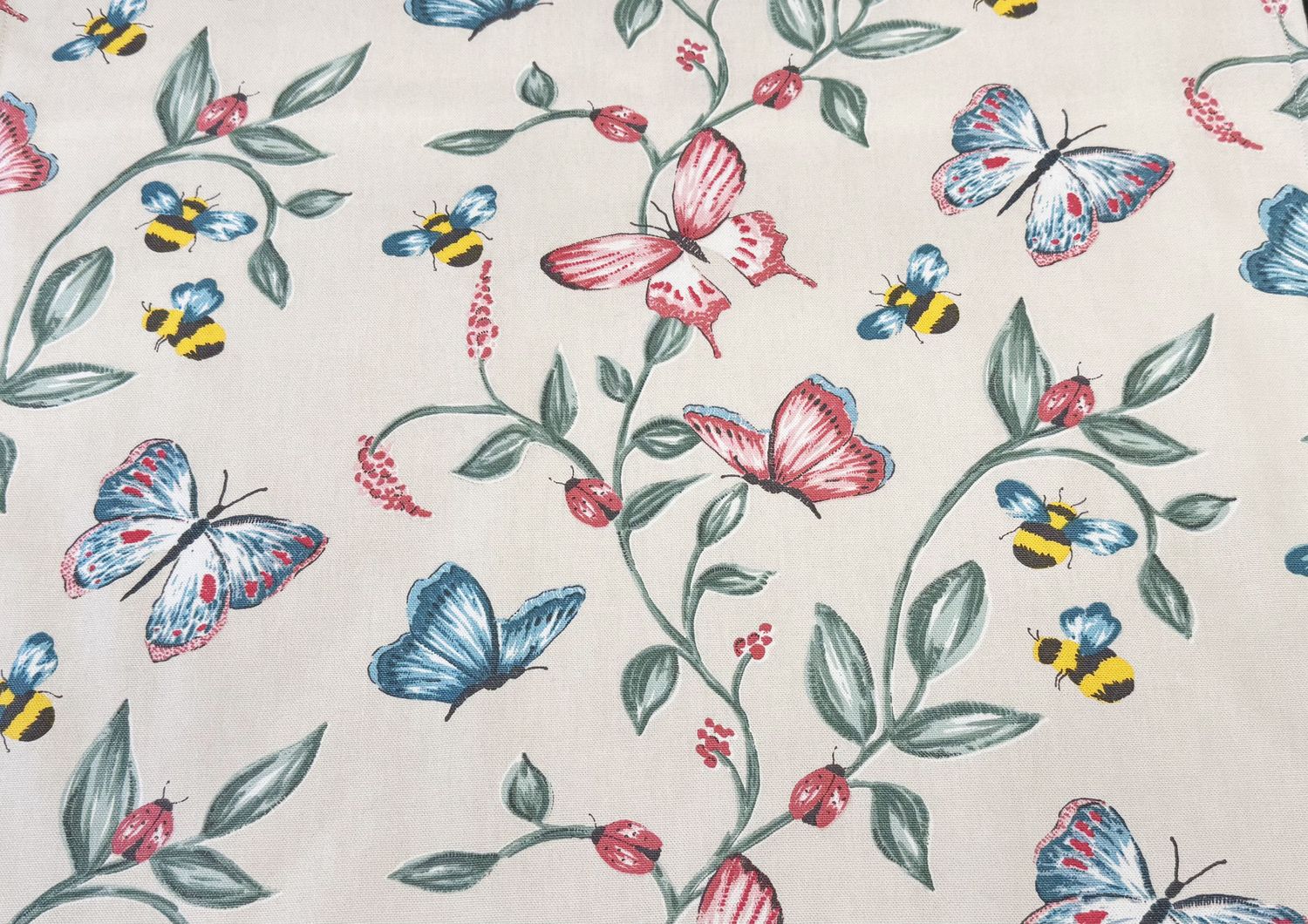 Everhot Magnetic Cover in "Bees & Butterflies" Size 60 only